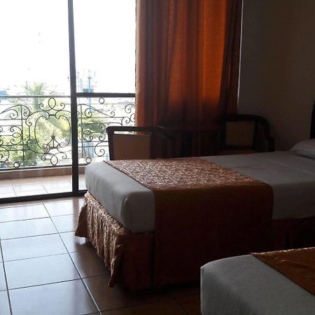 Don Felipe Hotel Ormoc Eksteriør billede