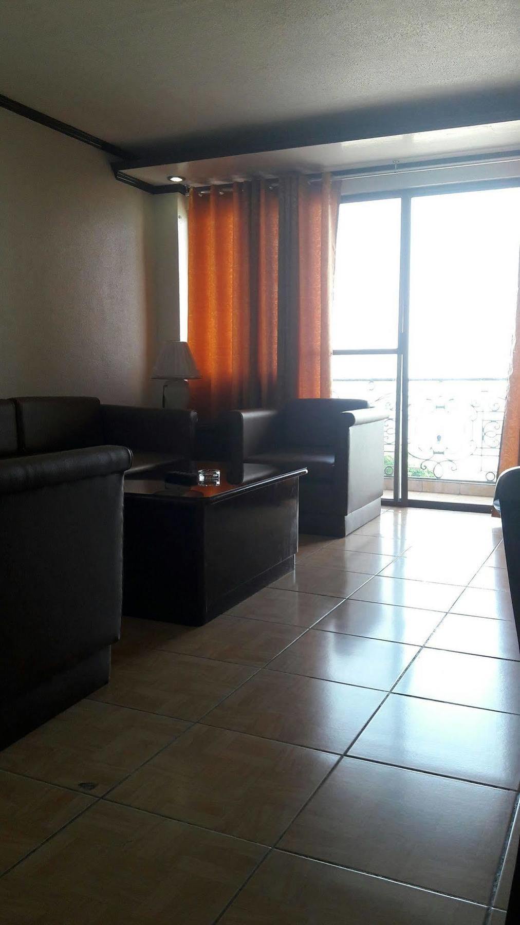 Don Felipe Hotel Ormoc Eksteriør billede